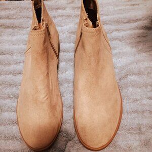 Time & Tru Womens Ankle Boots, 9 Tan, New, Suade, Zip up